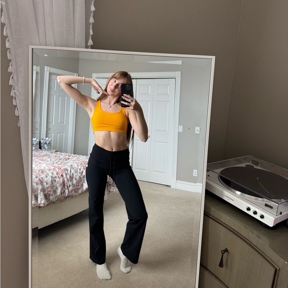 Lululemon sports bra - Picture 1 of 3